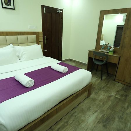 Balaji Regency Kanhangad Kannangad Exterior foto