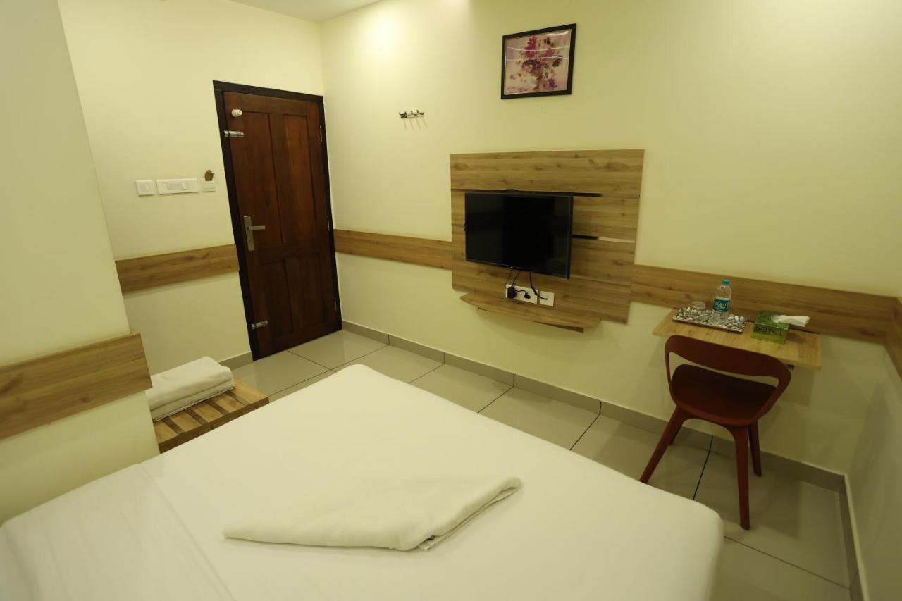 Balaji Regency Kanhangad Kannangad Exterior foto