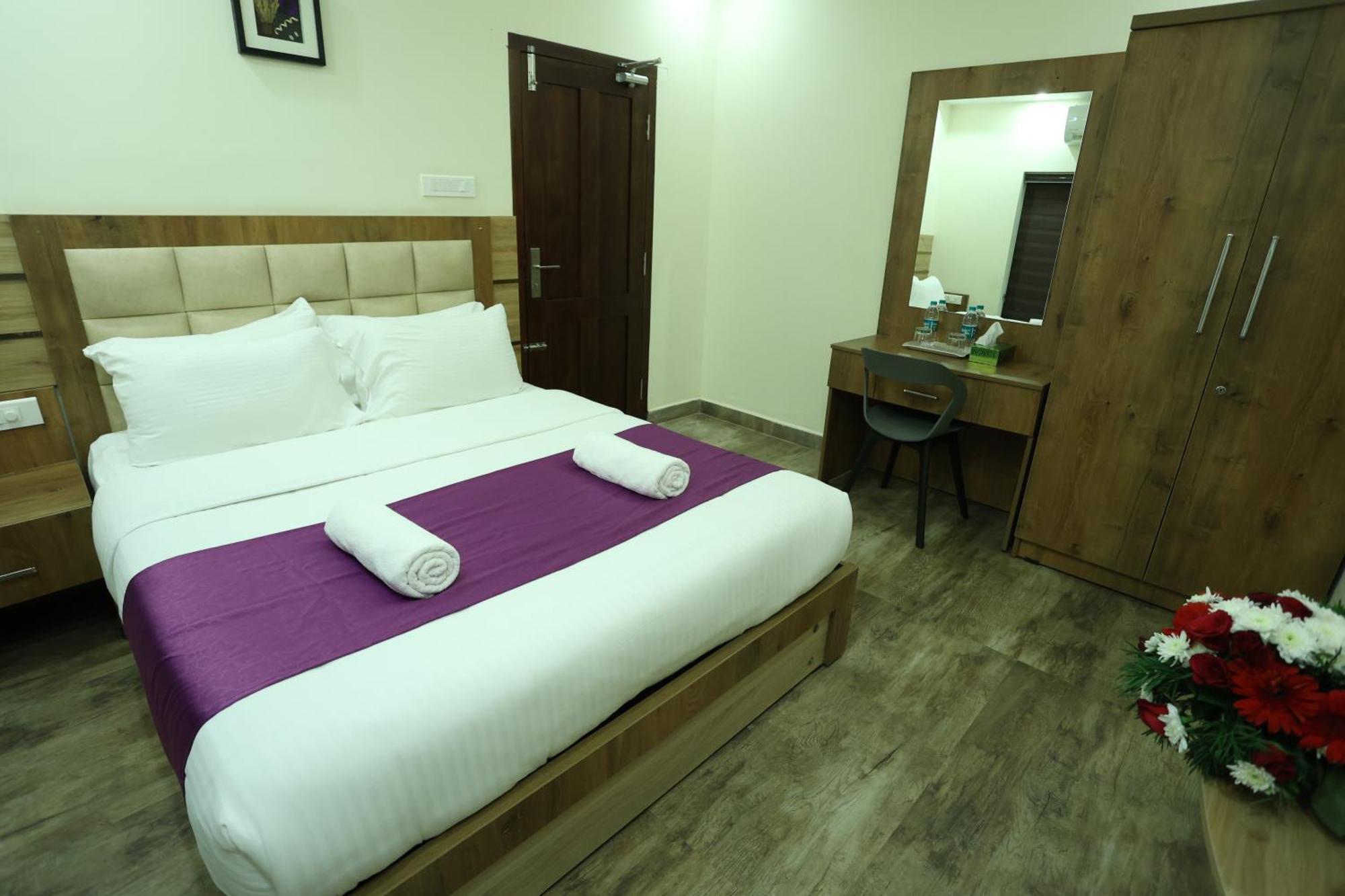 Balaji Regency Kanhangad Kannangad Exterior foto