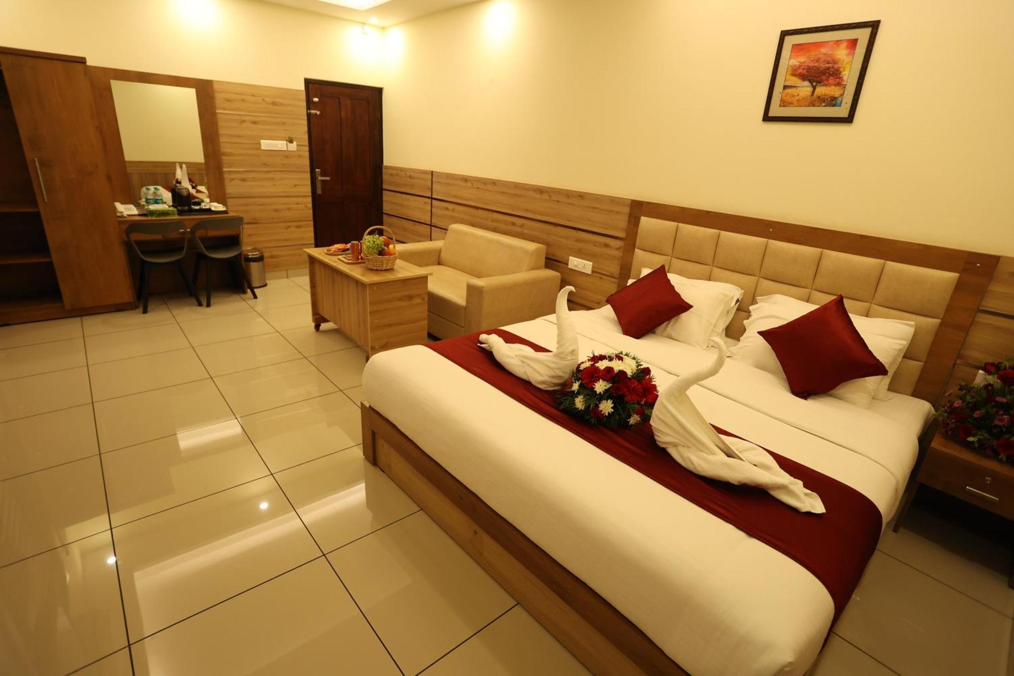 Balaji Regency Kanhangad Kannangad Exterior foto