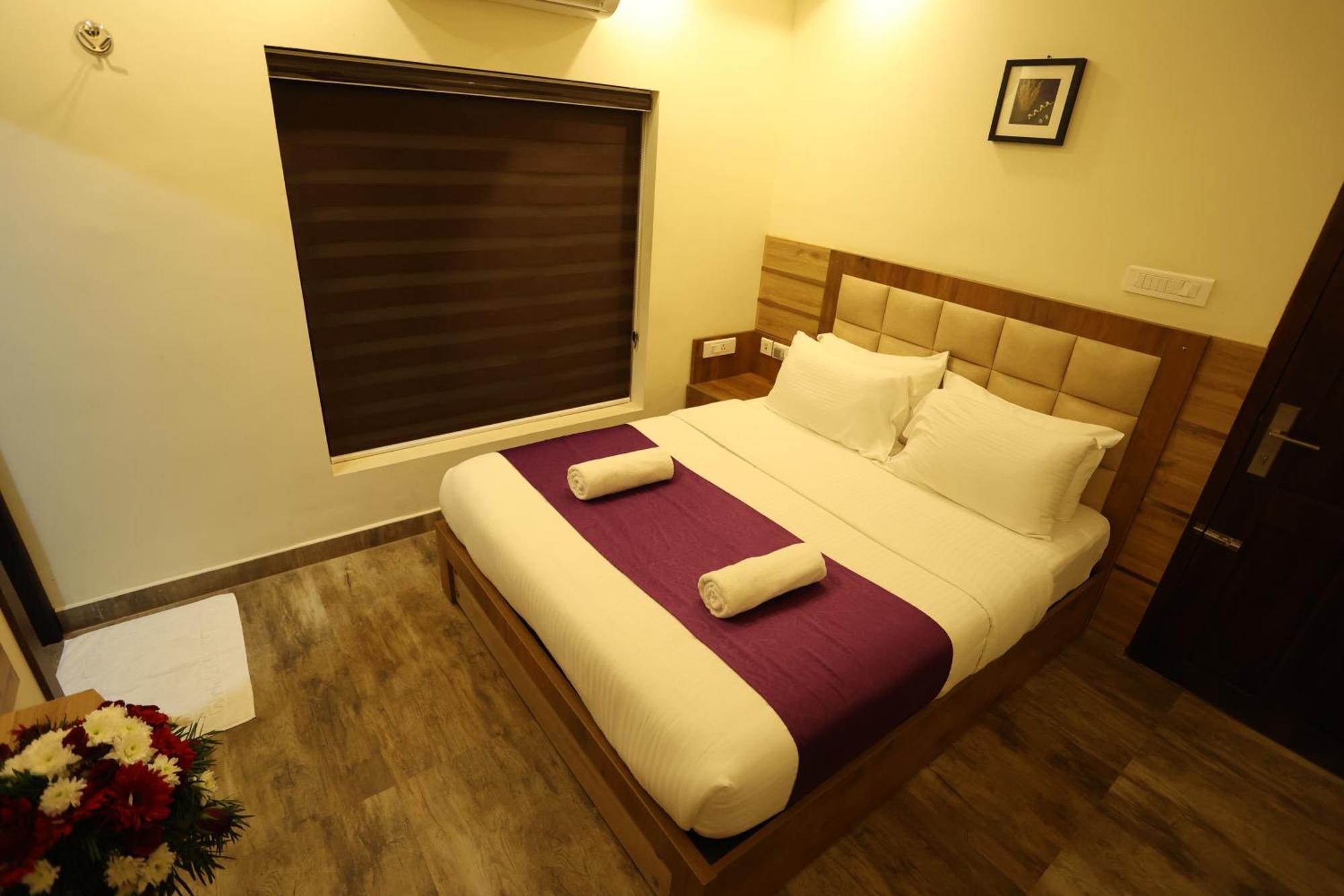 Balaji Regency Kanhangad Kannangad Exterior foto