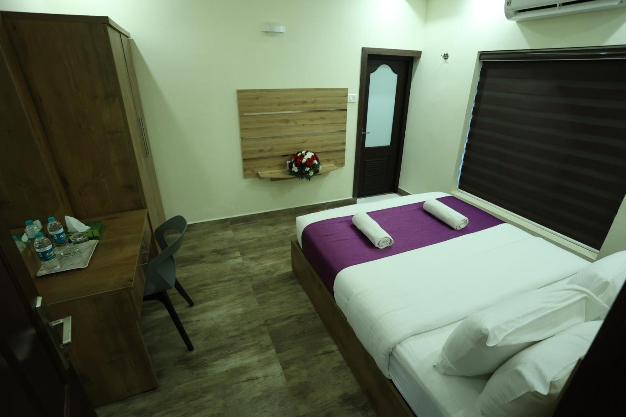 Balaji Regency Kanhangad Kannangad Exterior foto
