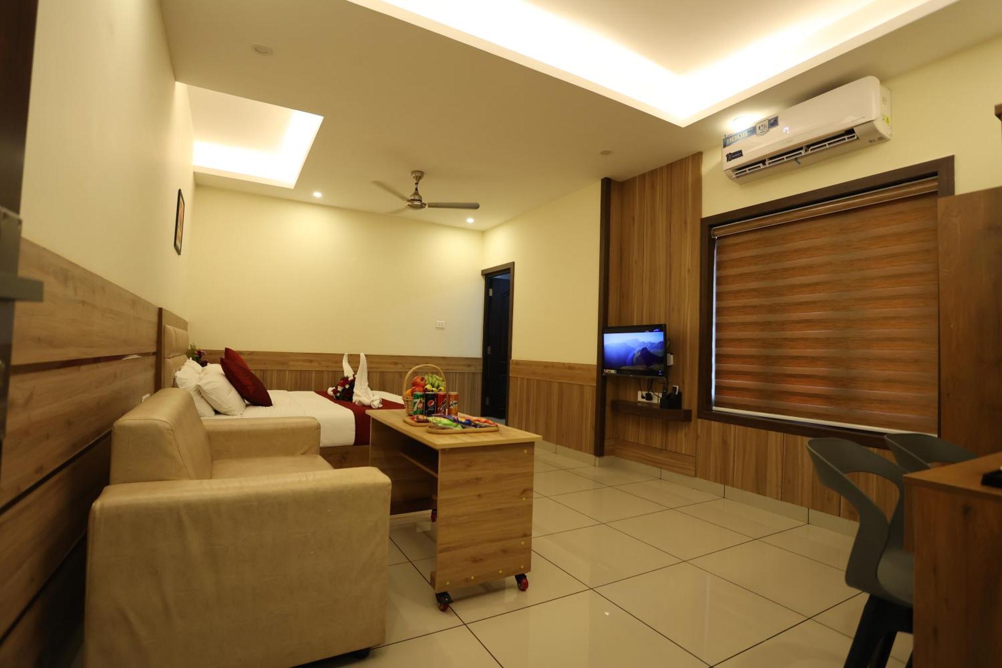 Balaji Regency Kanhangad Kannangad Exterior foto