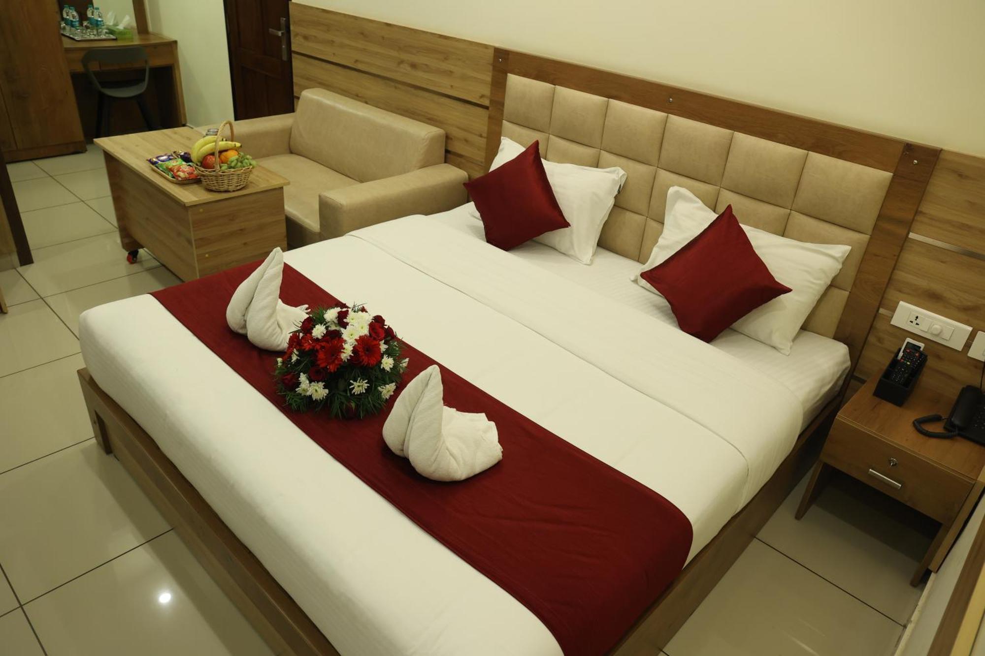 Balaji Regency Kanhangad Kannangad Exterior foto