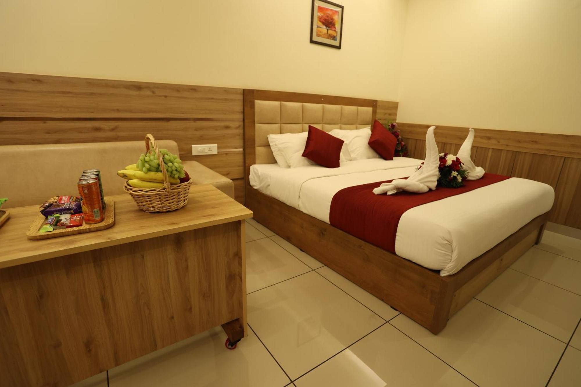 Balaji Regency Kanhangad Kannangad Exterior foto