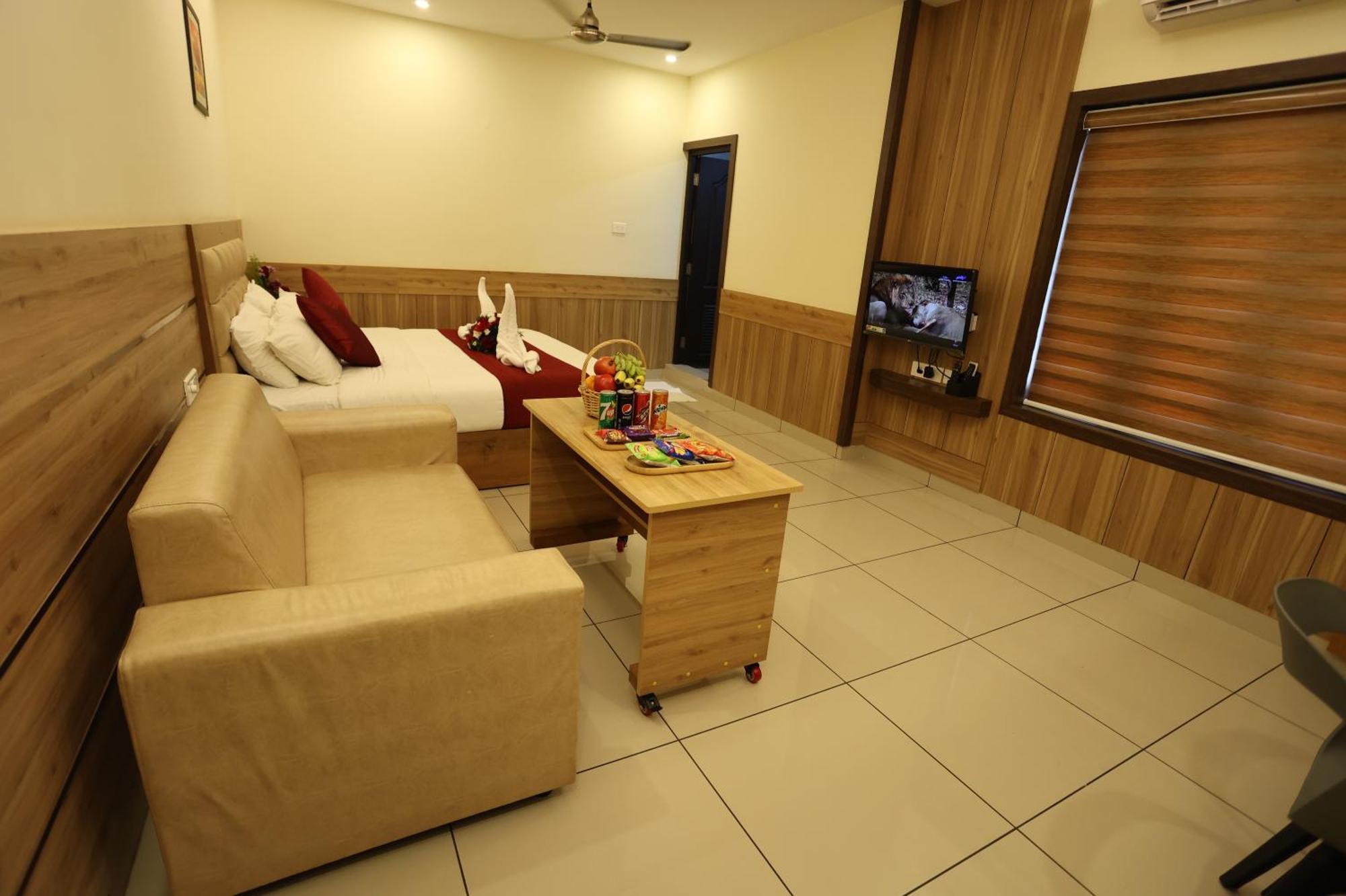 Balaji Regency Kanhangad Kannangad Exterior foto