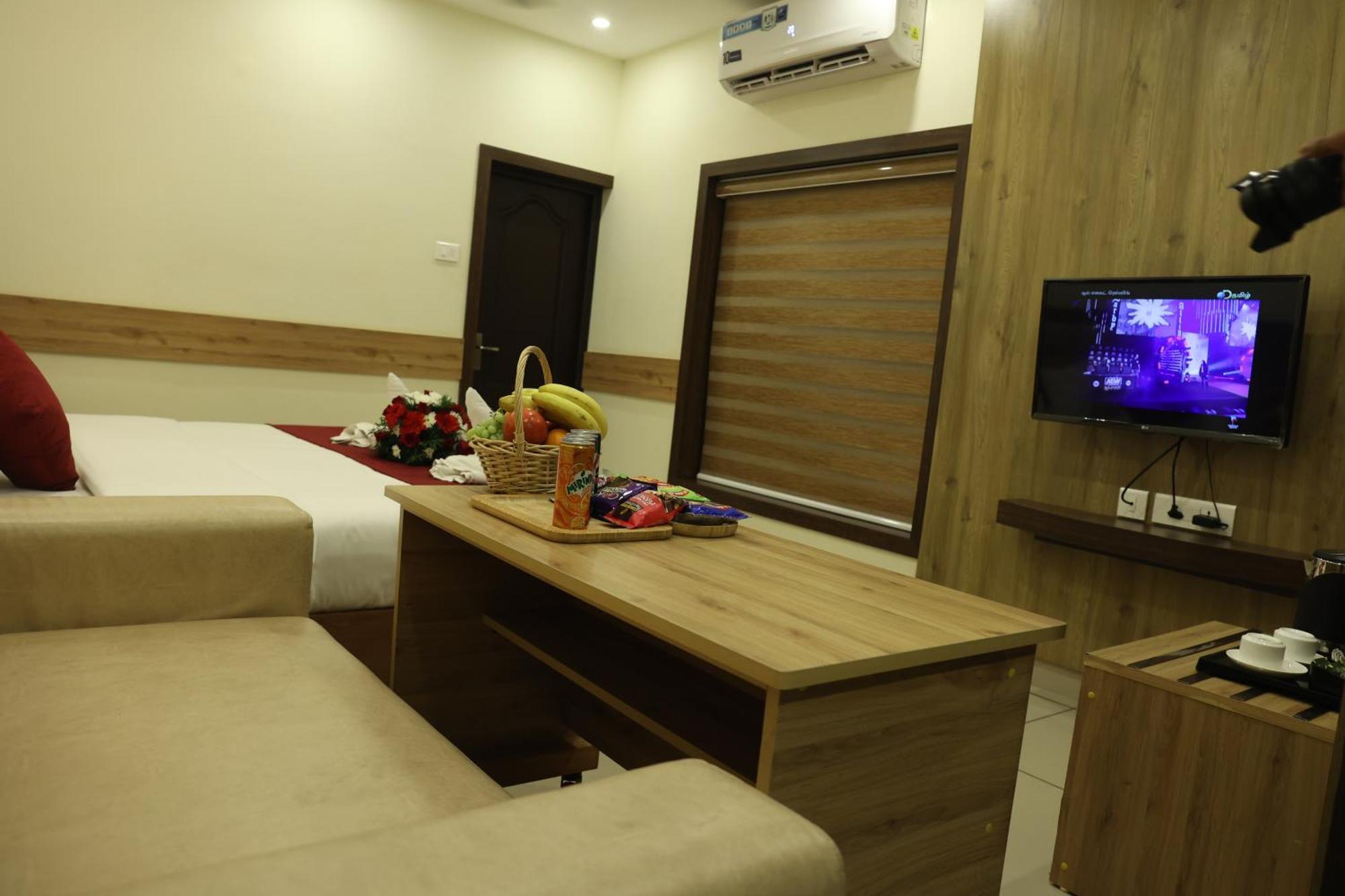 Balaji Regency Kanhangad Kannangad Exterior foto